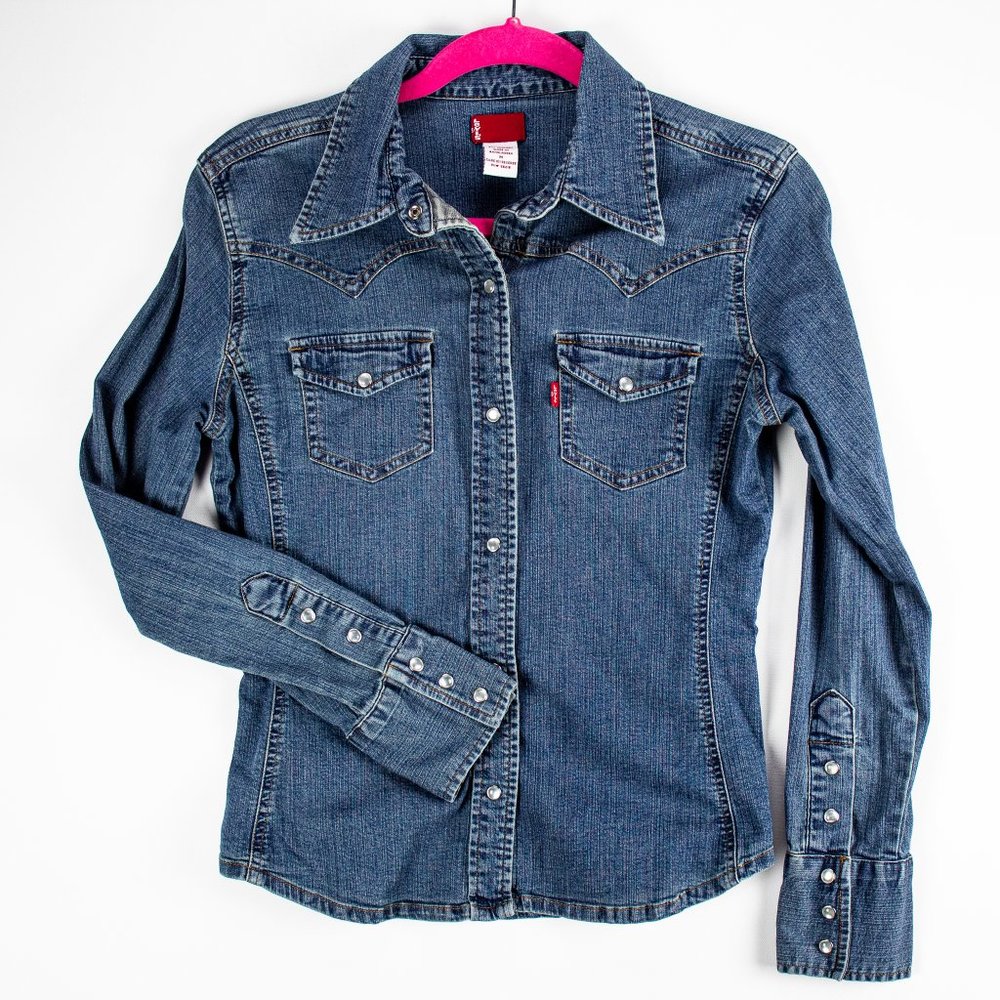 Levi's | Woman's Western Denim Shirt Size M Pearl Snaps Red Tag RN# 55219